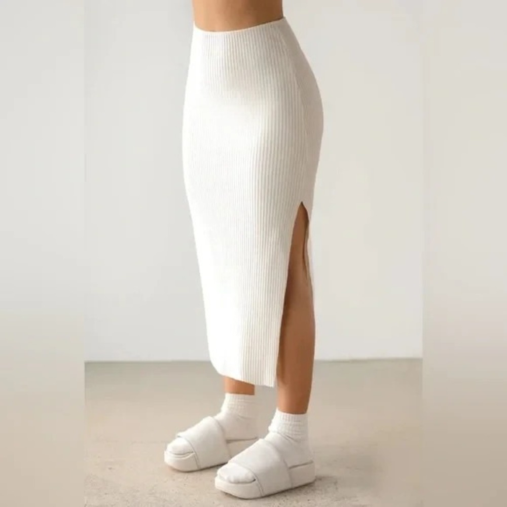 Joah Brown Ribbed Side Slit Pull On Midi Skirt In Cream Women's Size  XS/S